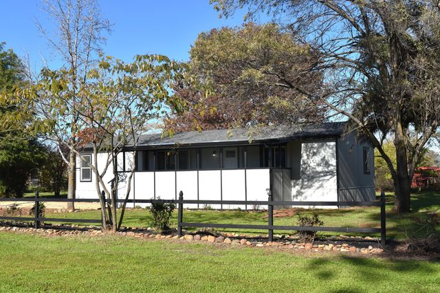 16294 Hawthorne Avenue, Anderson, CA 96007