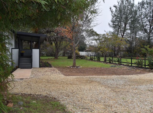 16294 Hawthorne Avenue, Anderson, CA 96007