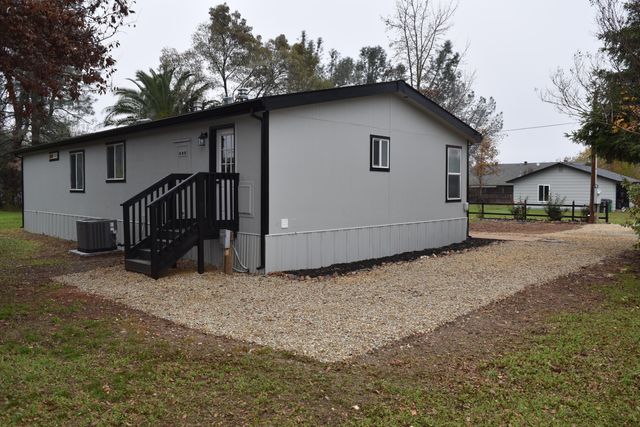 16294 Hawthorne Avenue, Anderson, CA 96007