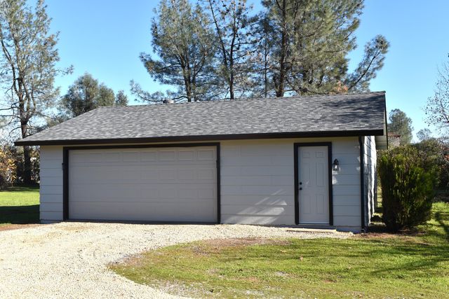 16294 Hawthorne Avenue, Anderson, CA 96007