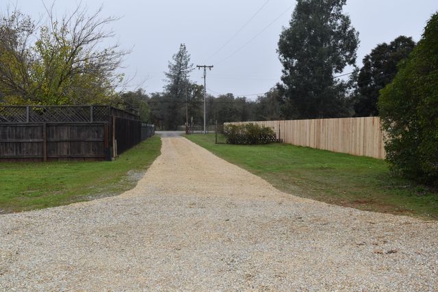 16294 Hawthorne Avenue, Anderson, CA 96007