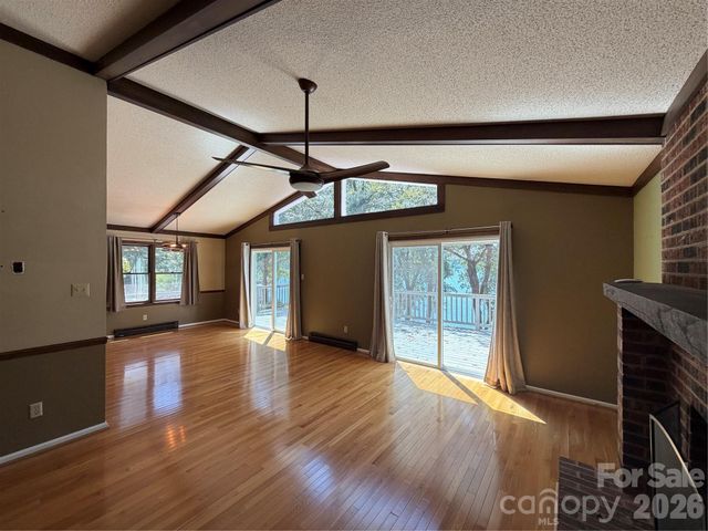 135 Supreme Court 14, Statesville, NC 28677