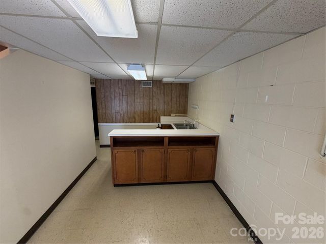 135 Supreme Court 14, Statesville, NC 28677