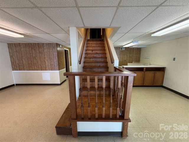 135 Supreme Court 14, Statesville, NC 28677