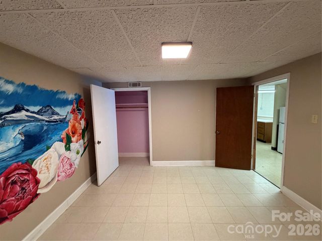 135 Supreme Court 14, Statesville, NC 28677