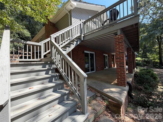 135 Supreme Court 14, Statesville, NC 28677