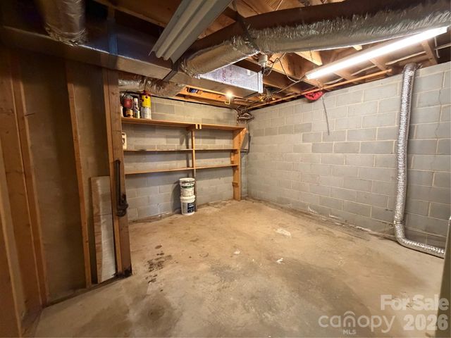 135 Supreme Court 14, Statesville, NC 28677