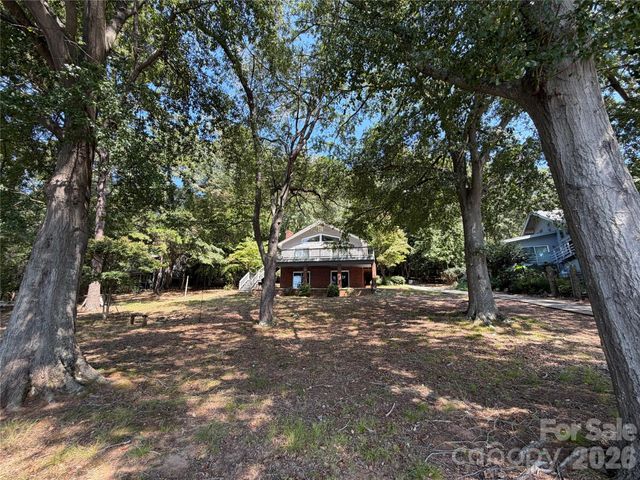135 Supreme Court 14, Statesville, NC 28677