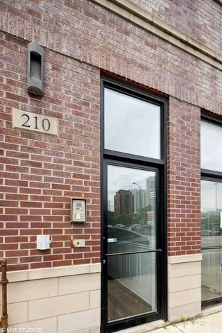 210 N Halsted Street 4, Chicago, IL 60661
