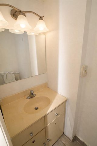 2203 NW 55th Ter, Lauderhill, FL 33313