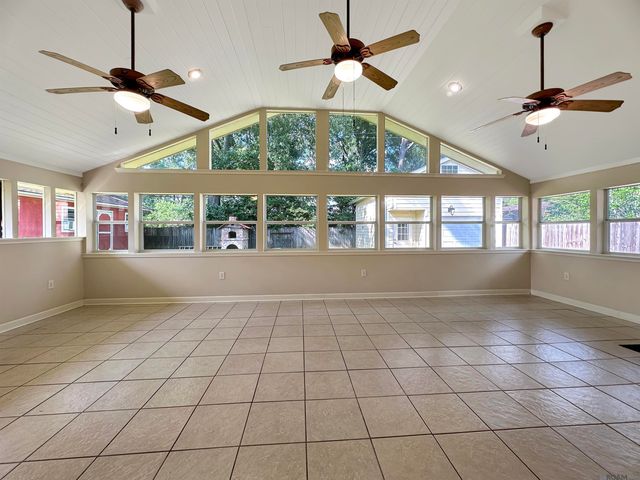 9537 Kevel Dr, Baton Rouge, LA 70810