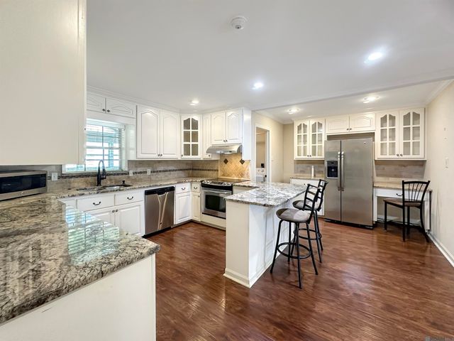 9537 Kevel Dr, Baton Rouge, LA 70810