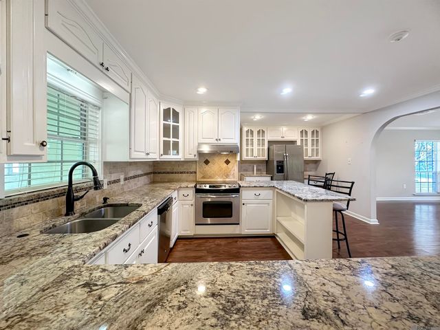 9537 Kevel Dr, Baton Rouge, LA 70810