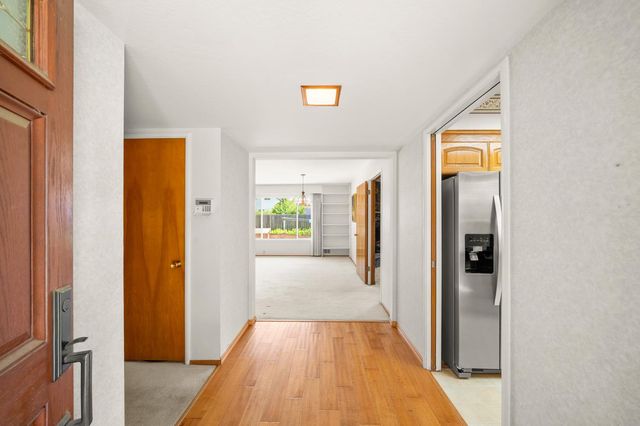 4316 Engle Rd, Sacramento, CA 95821