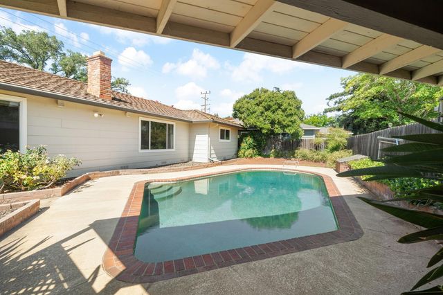 4316 Engle Rd, Sacramento, CA 95821