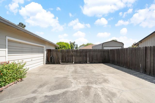 4316 Engle Rd, Sacramento, CA 95821