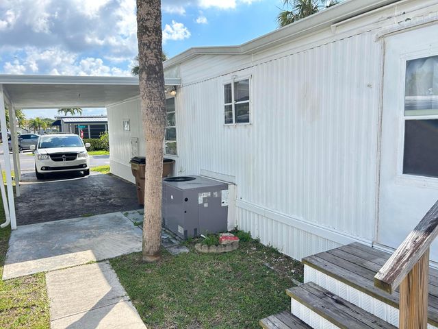 615 Alamanda Lane, Deerfield Beach, FL 33442