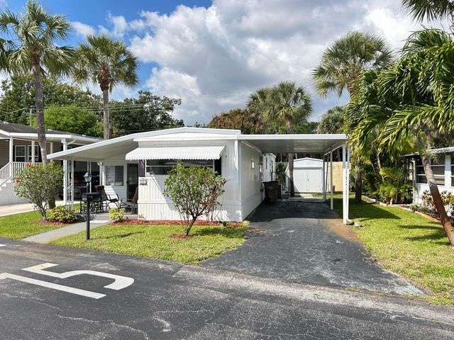 615 Alamanda Lane, Deerfield Beach, FL 33442