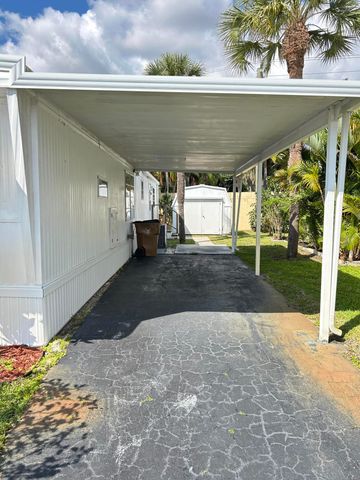 615 Alamanda Lane, Deerfield Beach, FL 33442