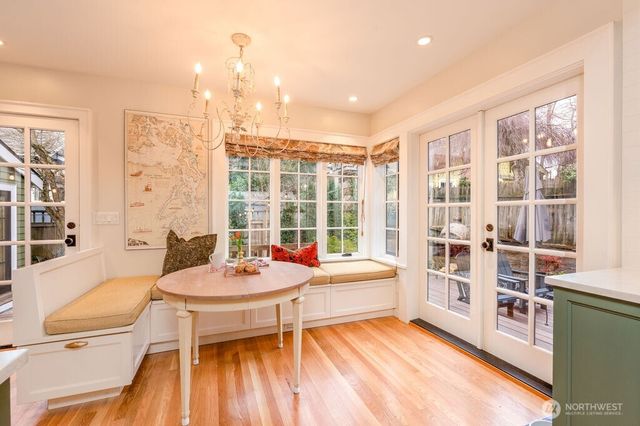 106 NE 46th Street, Seattle, WA 98105