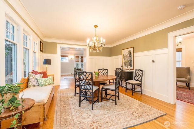 106 NE 46th Street, Seattle, WA 98105