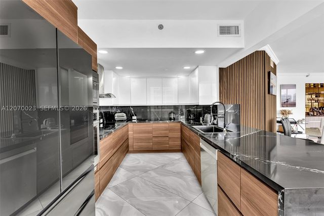 3000 Island Blvd 1106, Aventura, FL 33160