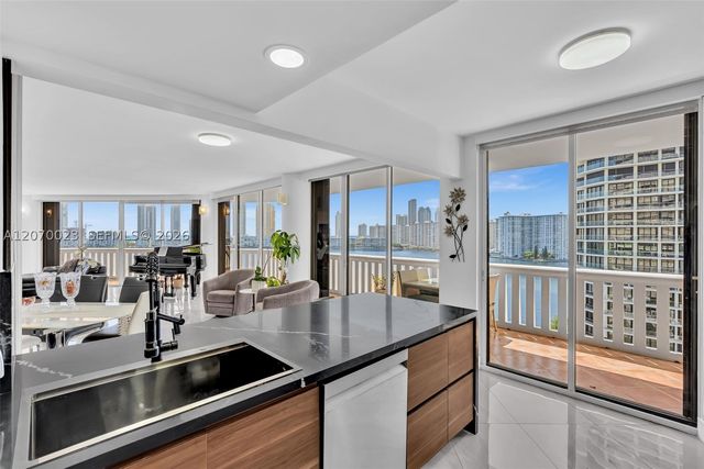 3000 Island Blvd 1106, Aventura, FL 33160