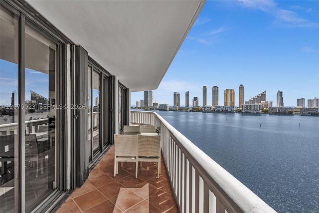 3000 Island Blvd 1106, Aventura, FL 33160