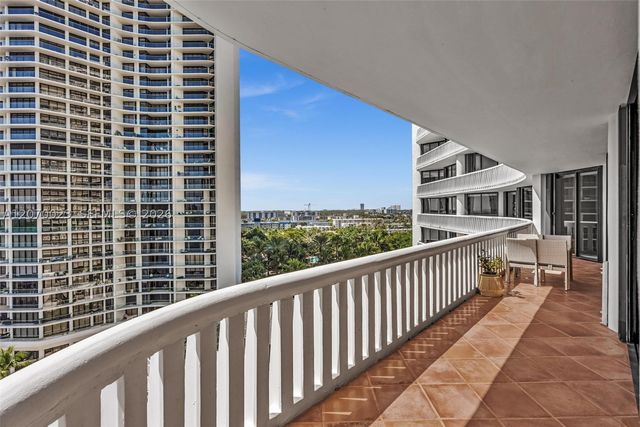3000 Island Blvd 1106, Aventura, FL 33160
