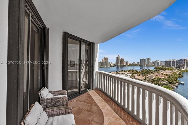 3000 Island Blvd 1106, Aventura, FL 33160