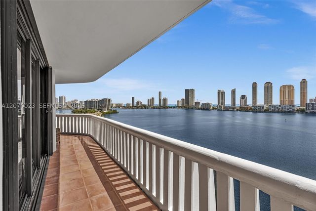 3000 Island Blvd 1106, Aventura, FL 33160