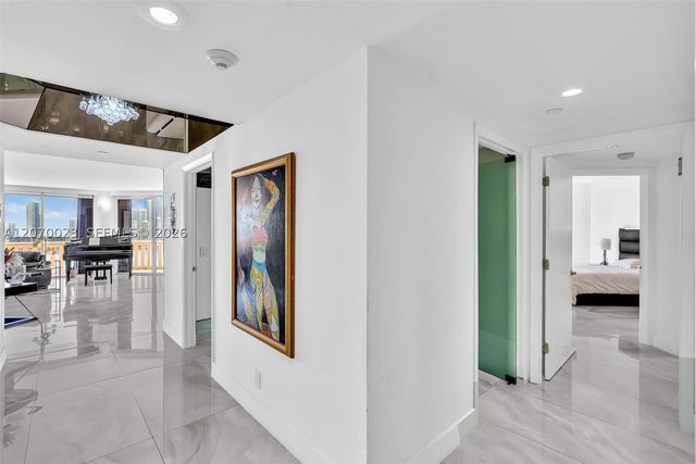 3000 Island Blvd 1106, Aventura, FL 33160