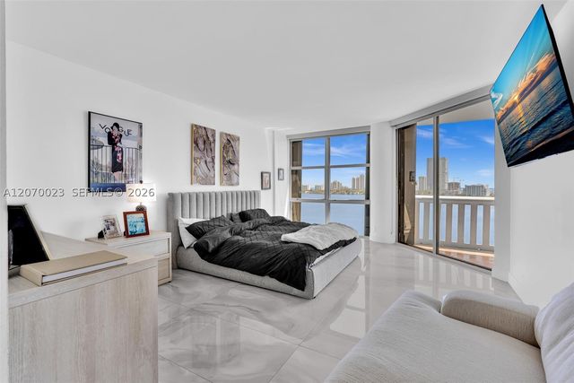 3000 Island Blvd 1106, Aventura, FL 33160