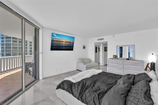 3000 Island Blvd 1106, Aventura, FL 33160