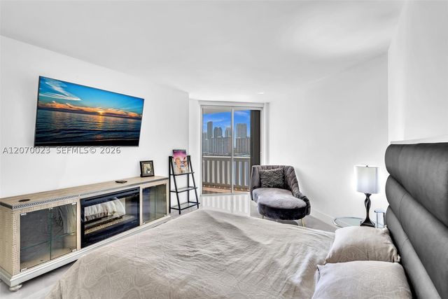 3000 Island Blvd 1106, Aventura, FL 33160