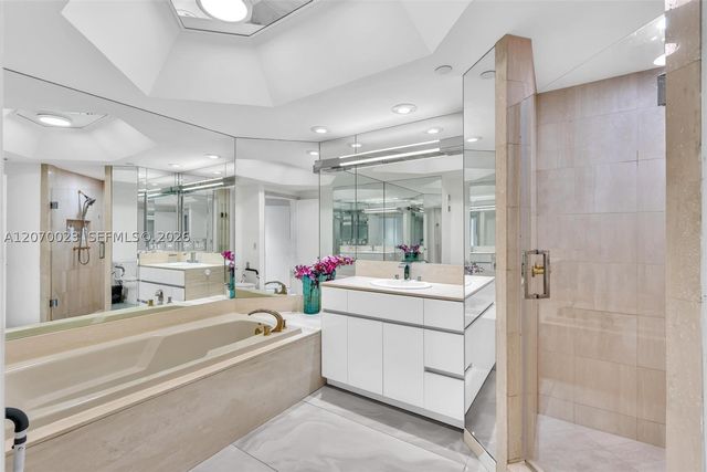 3000 Island Blvd 1106, Aventura, FL 33160