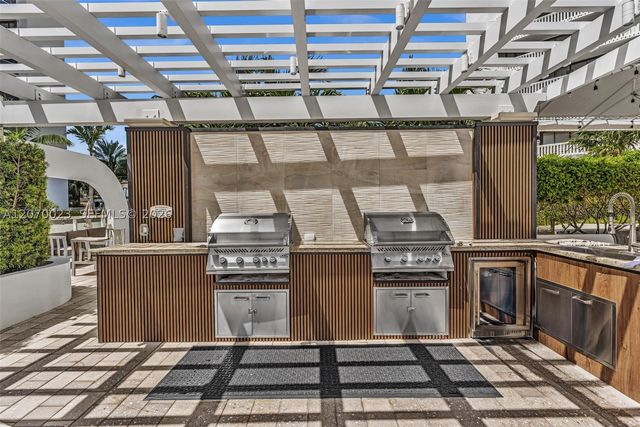 3000 Island Blvd 1106, Aventura, FL 33160