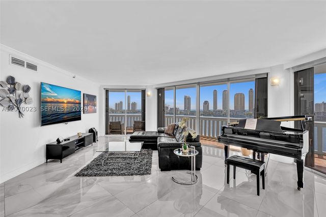 3000 Island Blvd 1106, Aventura, FL 33160