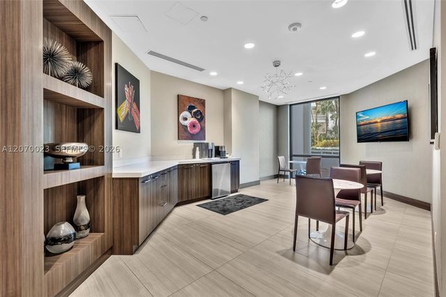 3000 Island Blvd 1106, Aventura, FL 33160