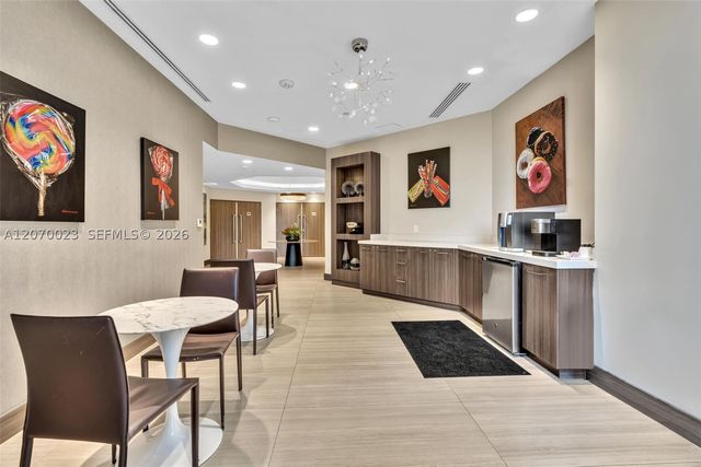 3000 Island Blvd 1106, Aventura, FL 33160