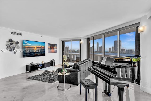3000 Island Blvd 1106, Aventura, FL 33160