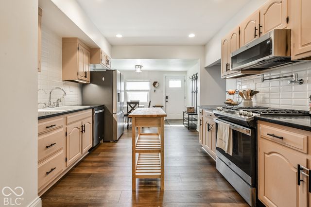 2859 Sutherland Avenue, Indianapolis, IN 46205