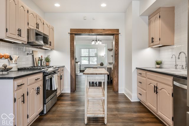 2859 Sutherland Avenue, Indianapolis, IN 46205