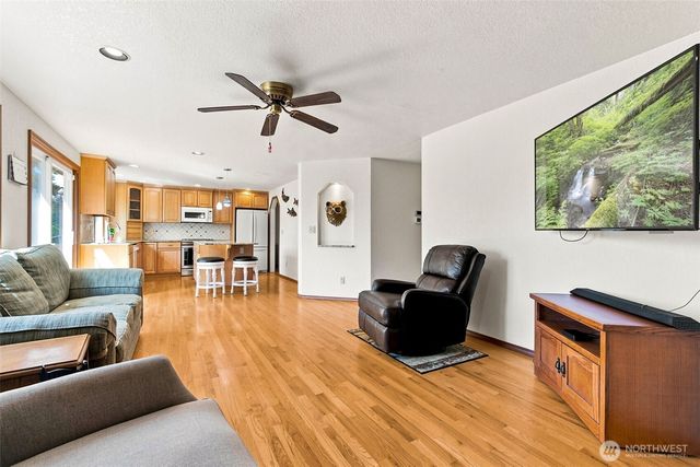 3110 31st Avenue SE, Puyallup, WA 98372