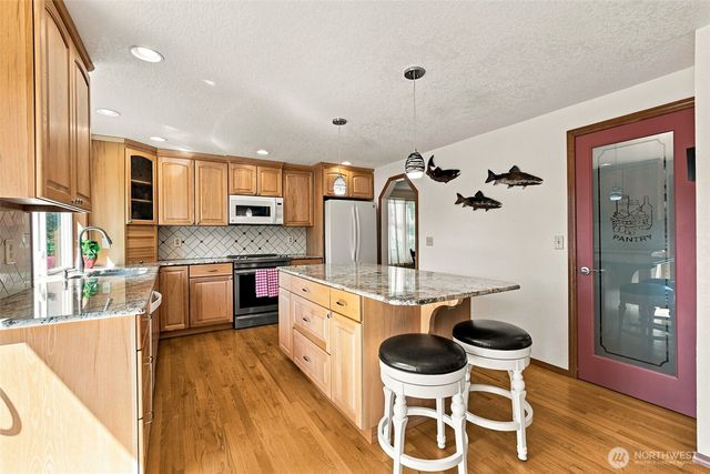 3110 31st Avenue SE, Puyallup, WA 98372