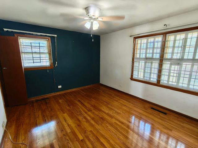 430 E 54th Avenue, Merrillville, IN 46410