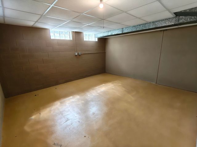 430 E 54th Avenue, Merrillville, IN 46410
