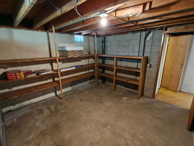 430 E 54th Avenue, Merrillville, IN 46410