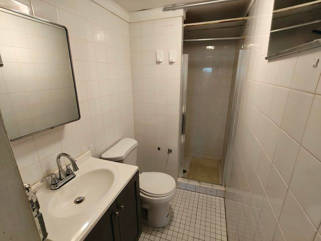430 E 54th Avenue, Merrillville, IN 46410