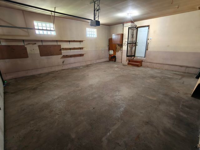 430 E 54th Avenue, Merrillville, IN 46410